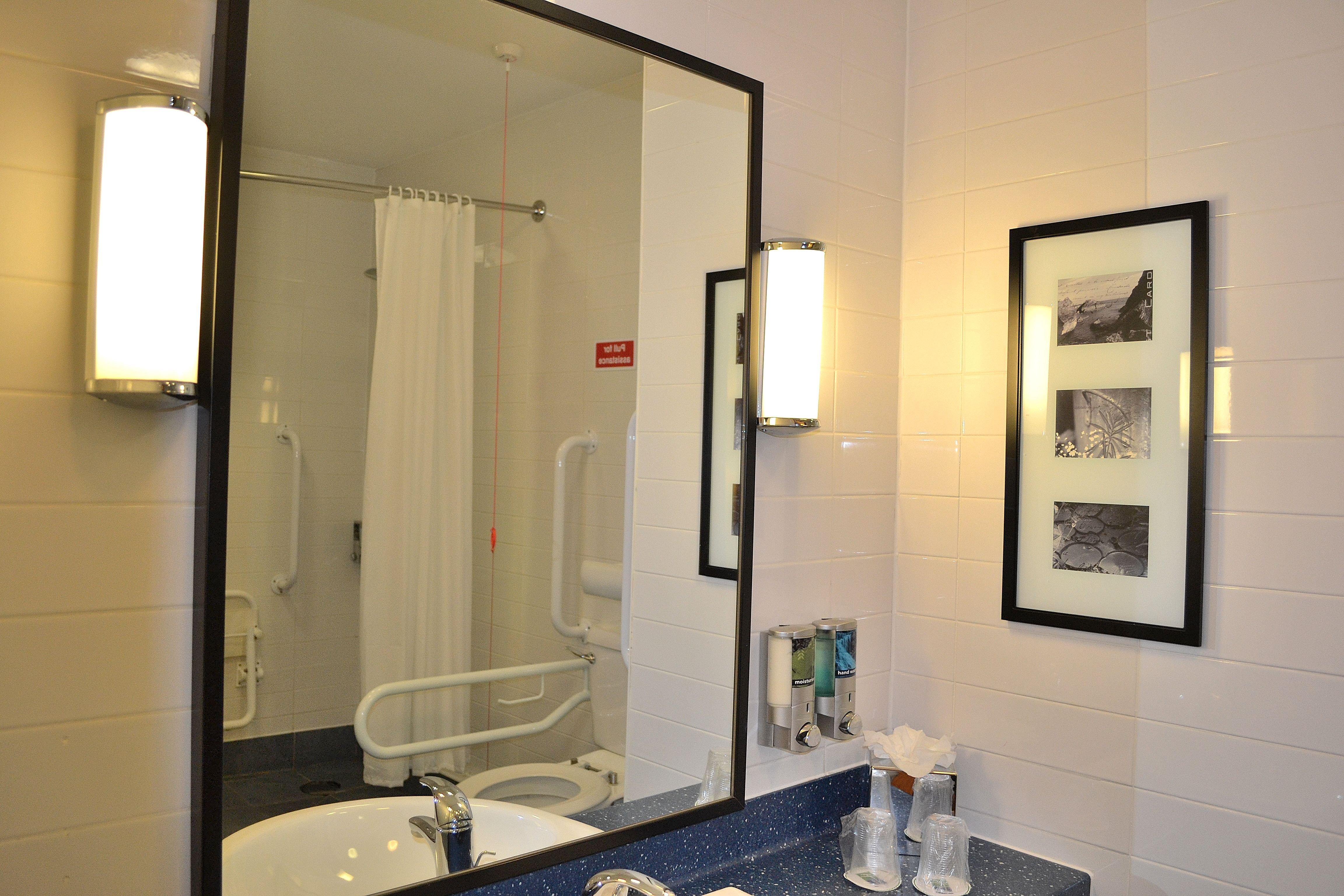 Holiday Inn Express Birmingham Star City By Ihg Room photo