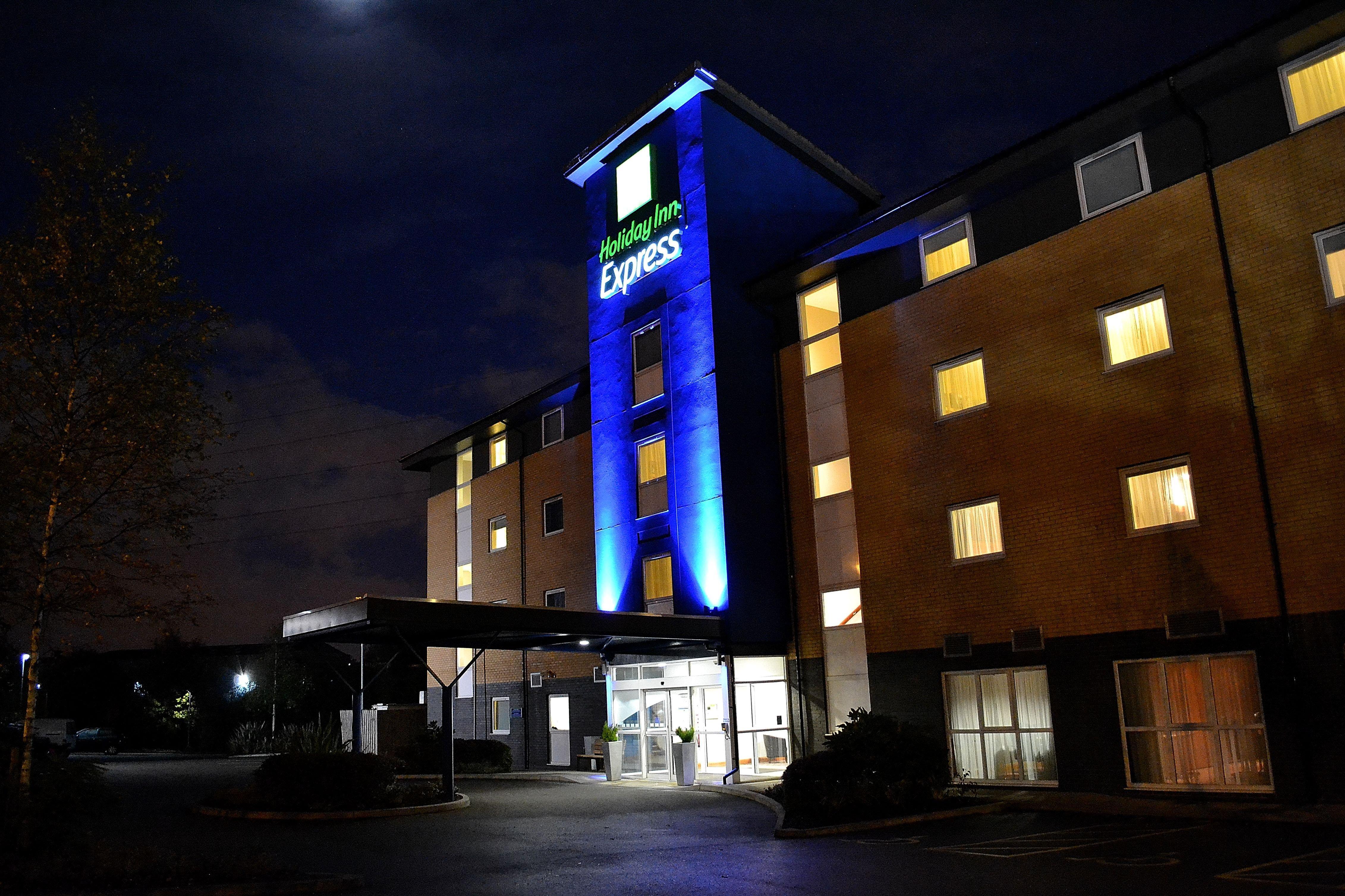 Holiday Inn Express Birmingham Star City By Ihg Exterior photo